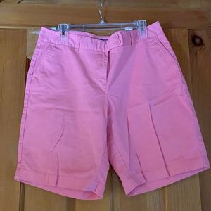 Vineyard Vines pink shorts - size 14